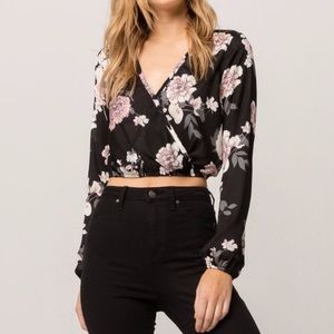 Ivy & Maine Floral Crop Top